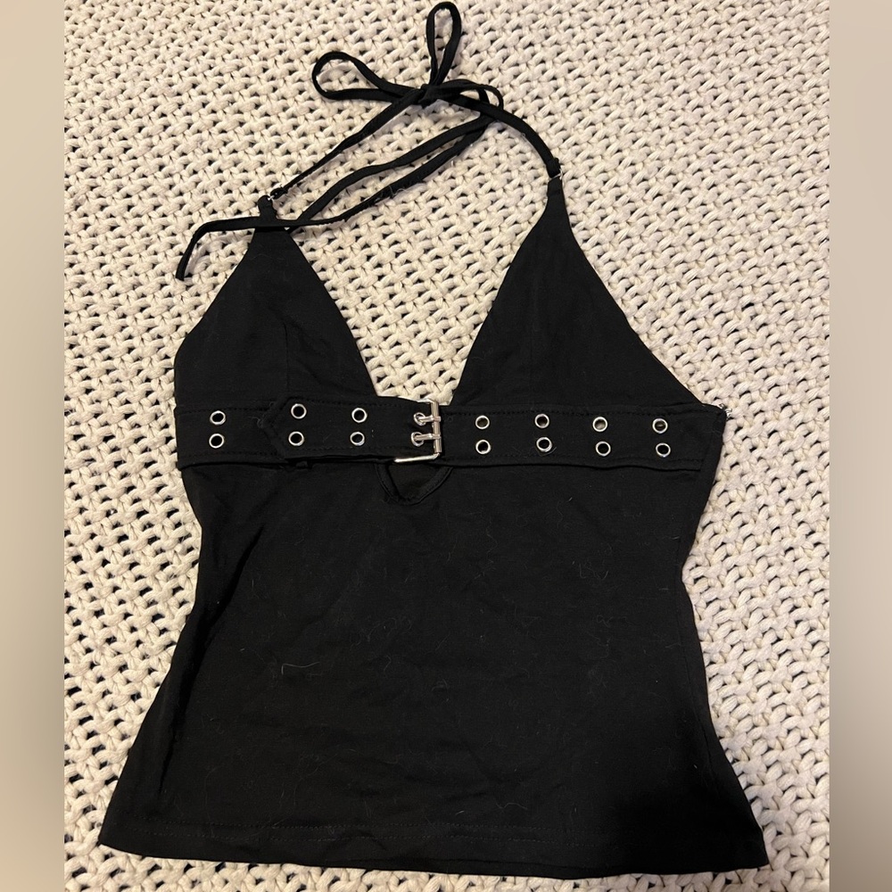 Cute Buckle Top!
